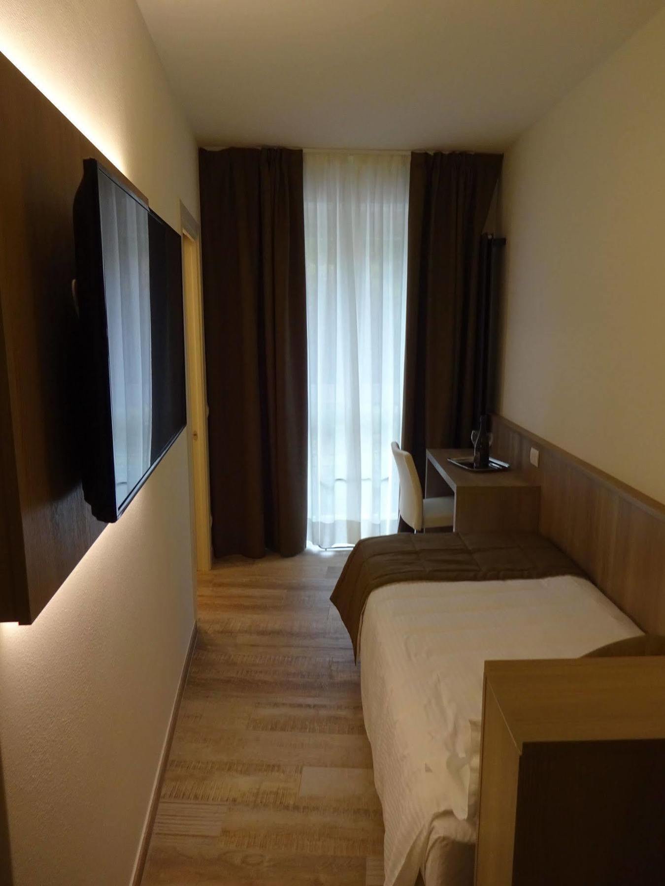 Italianway - Affittacamere Brenna San Fermo della Battaglia Ngoại thất bức ảnh
